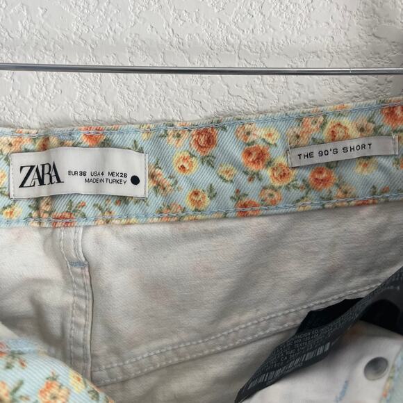 Zara The 90’s Shorts Romantic Flower Print High Rise Raw Hem Denim Shorts SZ 4 - Picture 3 of 8